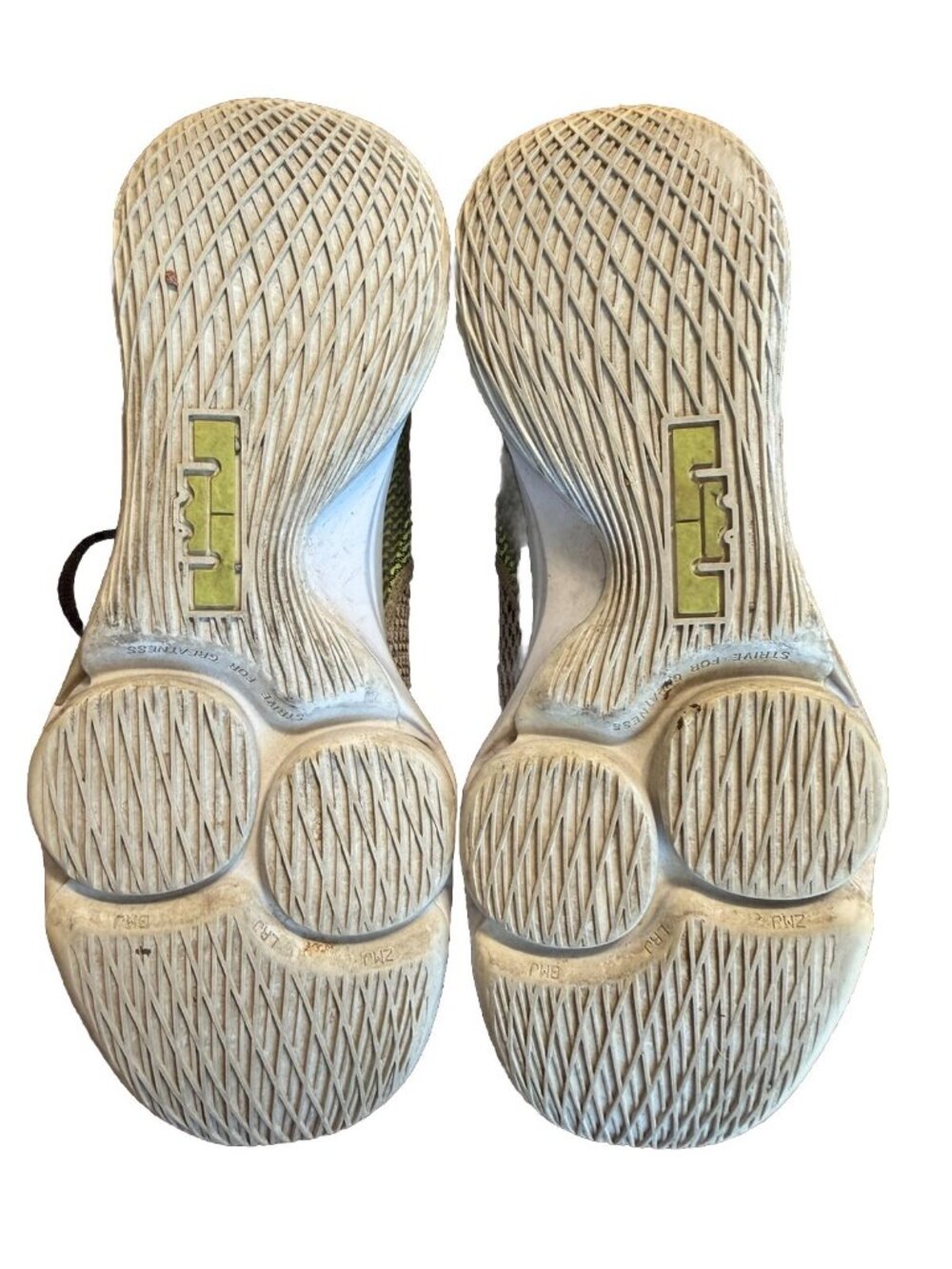 Nike Lebron Witness 4 IV String Volt Color Men's Basketball Shoes Size 11 Mens - Picture 7 of 9